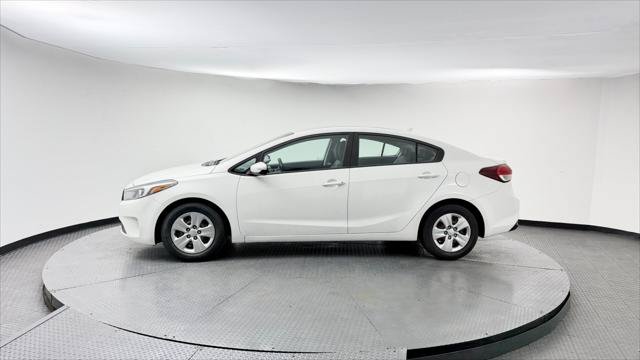 Used 2017 Kia Forte LX FWD image 3