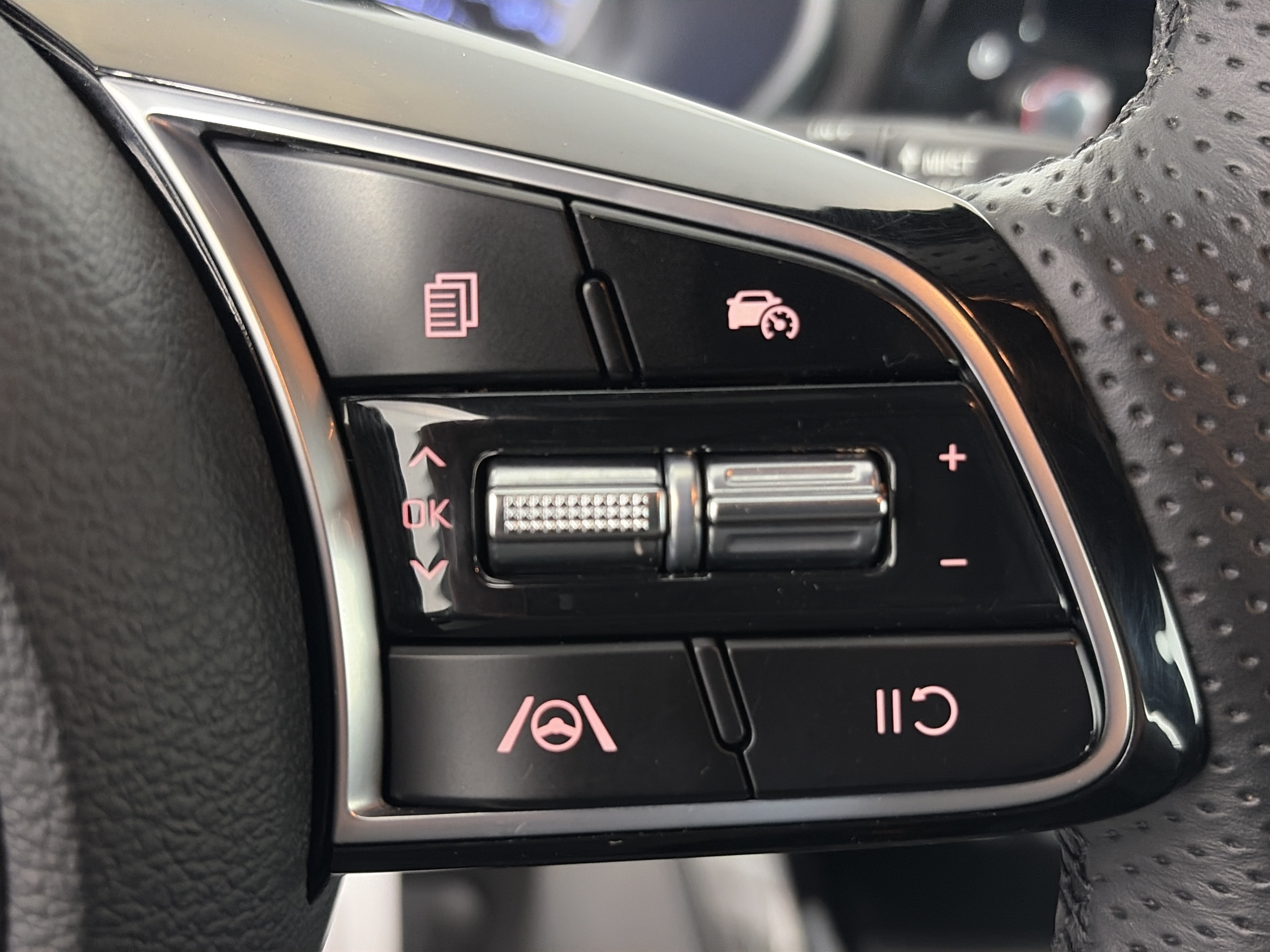 Certified 2023 Kia Forte GT-Line FWD image 34