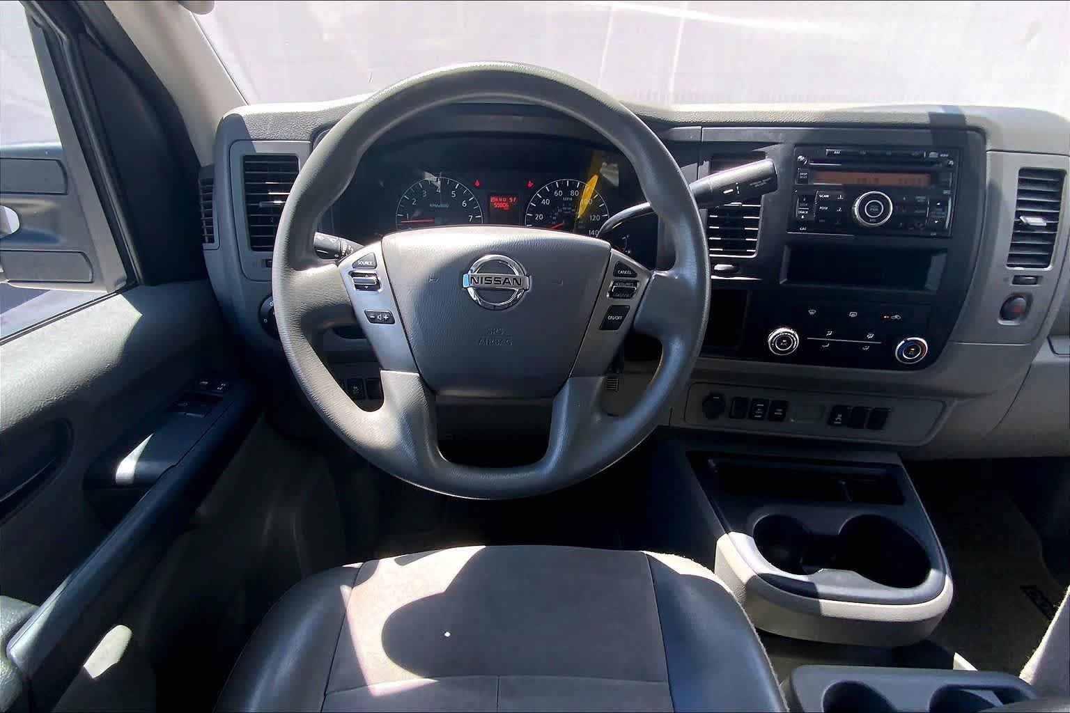 Used 2016 Nissan NV 3500 SV RWD image 14