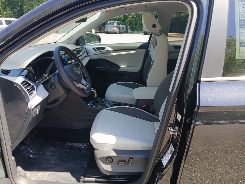 New 2026 Volkswagen Taos SE AWD/4WD image 9