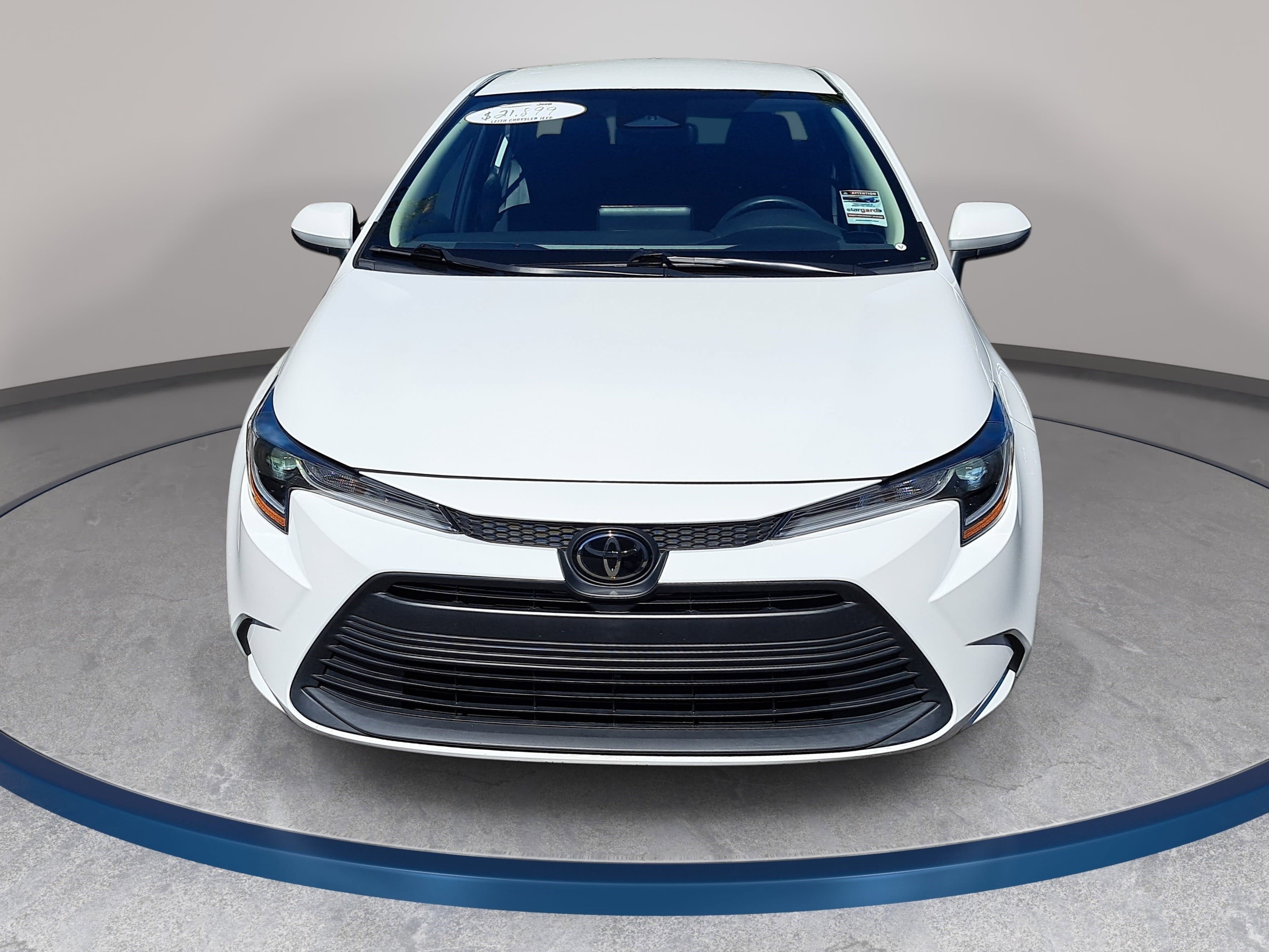 Used 2024 Toyota Corolla LE FWD image 2