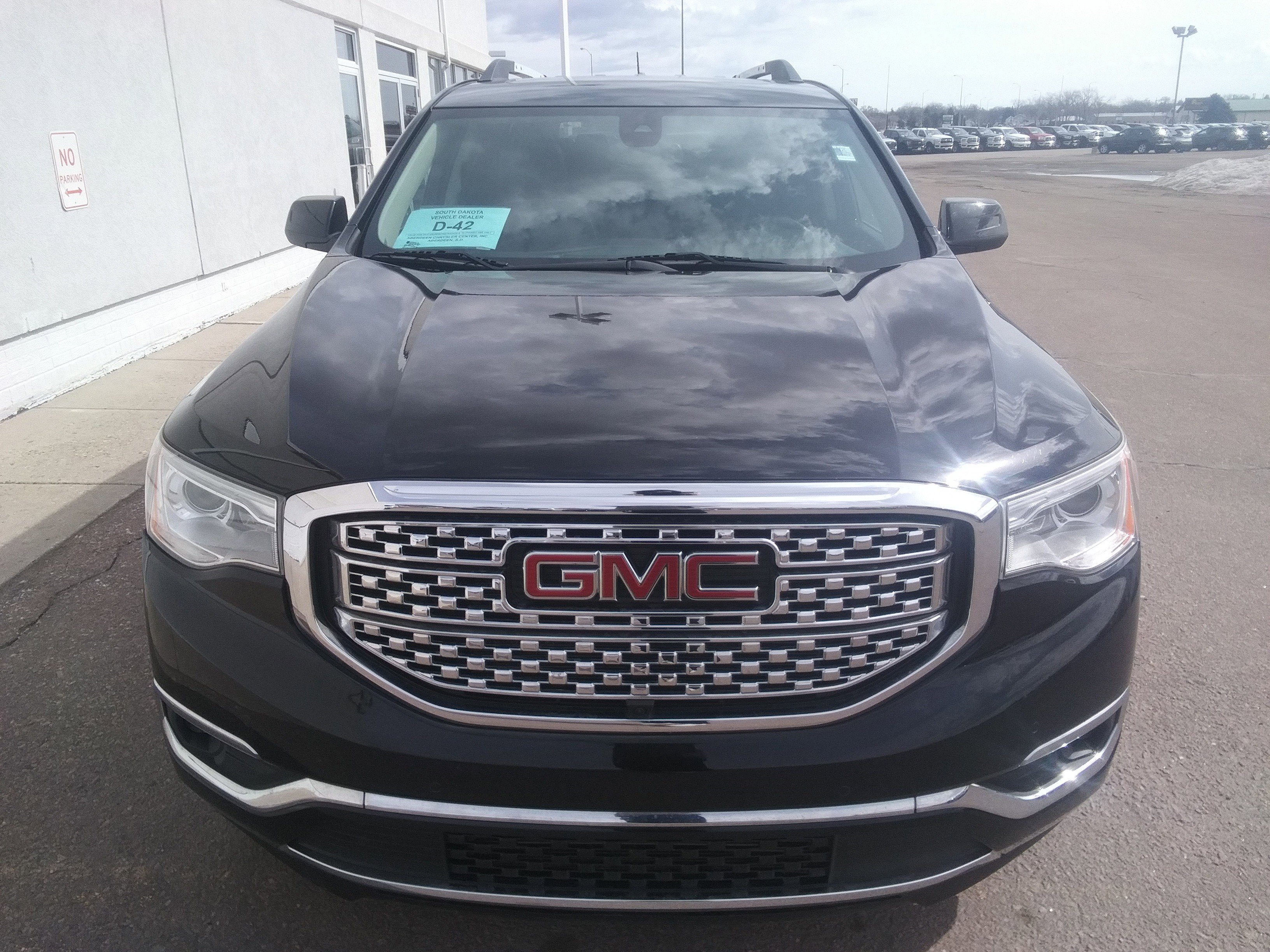Used 2017 GMC Acadia Denali w/ Technology Package image 3