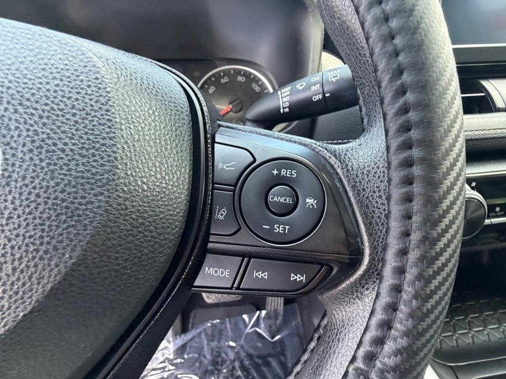 Used 2021 Toyota RAV4 LE w/ Carpet Mat Package (TMS) FWD image 29