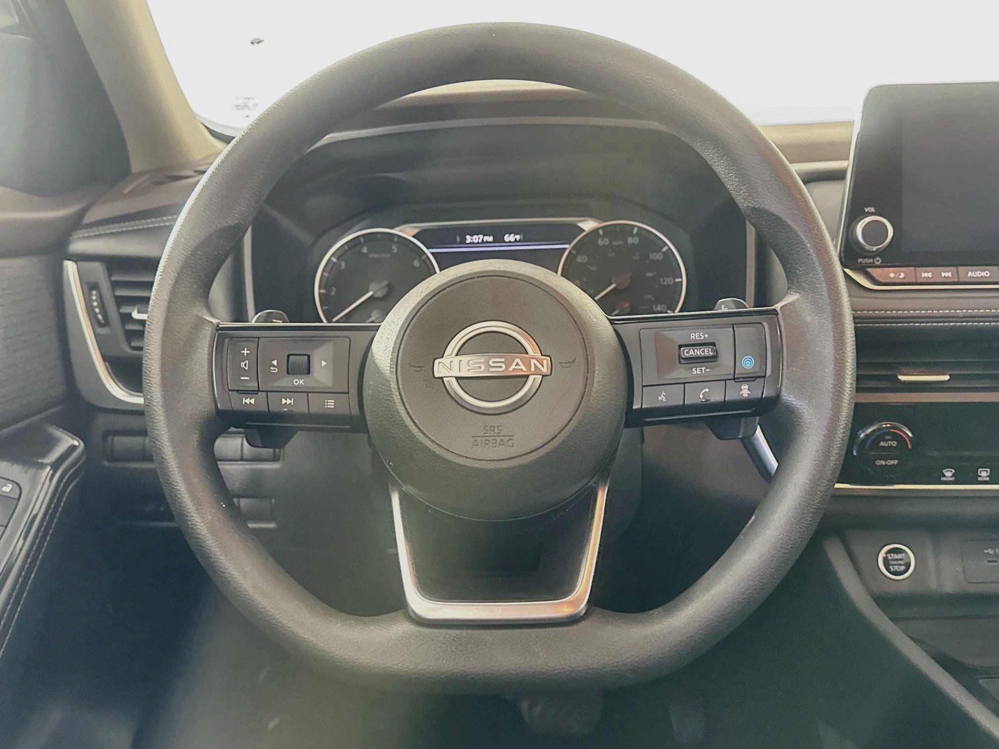 Used 2023 Nissan Rogue SV FWD image 18