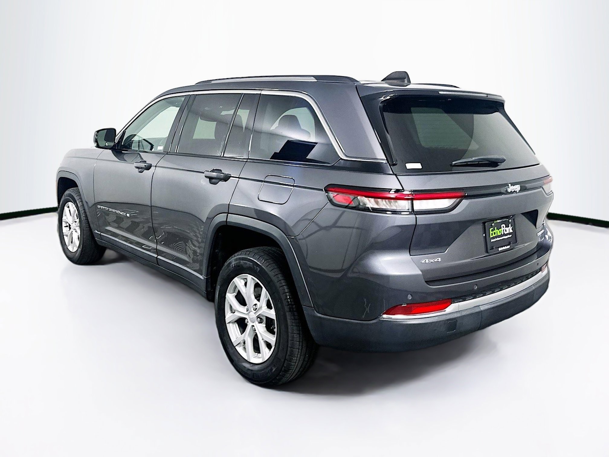 Used 2023 Jeep Grand Cherokee Limited image 5