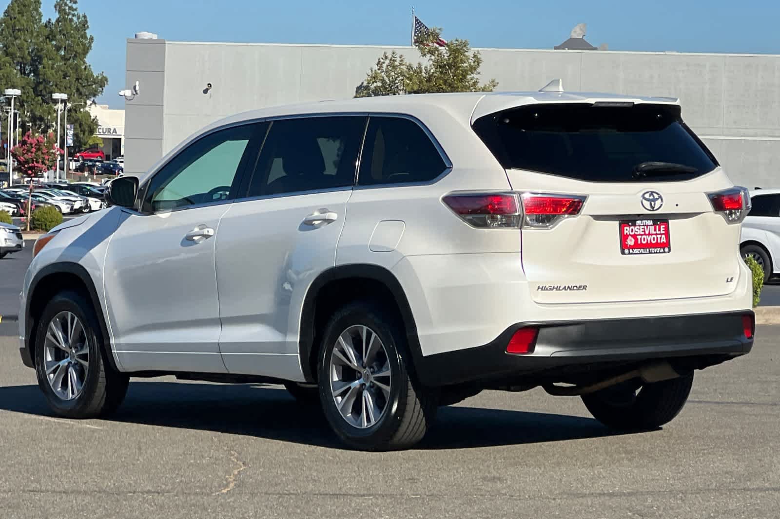 Used 2014 Toyota Highlander Plus FWD image 7