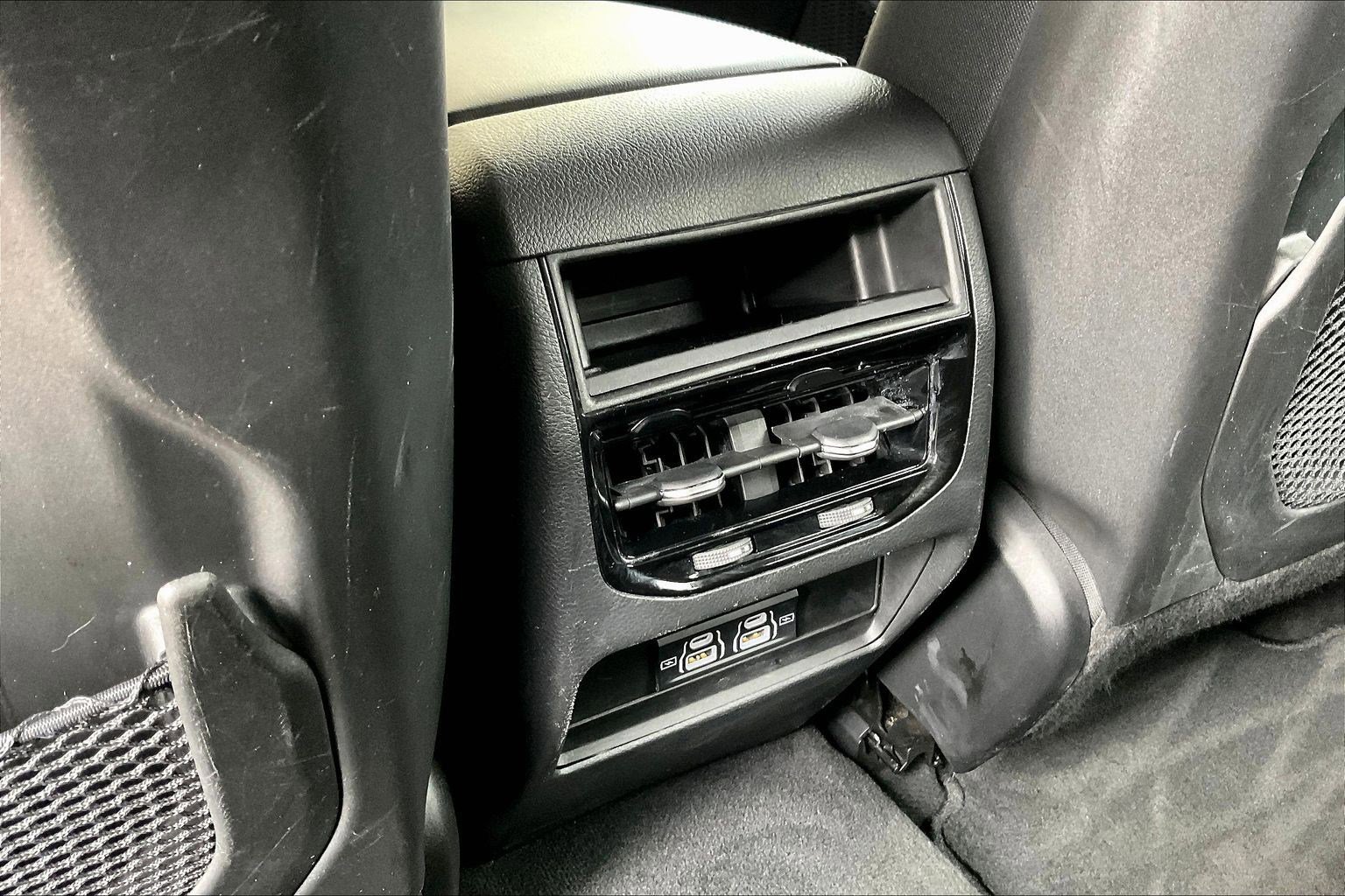 Used 2023 Jeep Grand Cherokee Laredo image 10