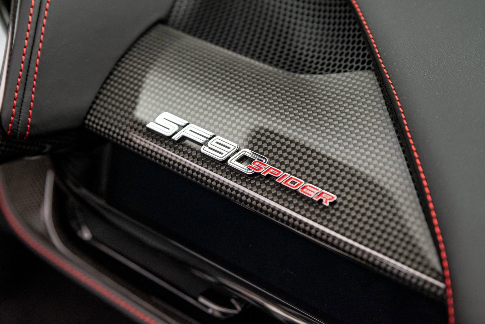 Used 2022 Ferrari SF90 Spider image 28