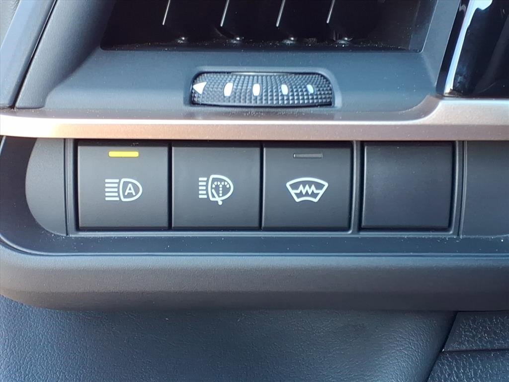 Used 2025 Toyota Crown Signia image 18