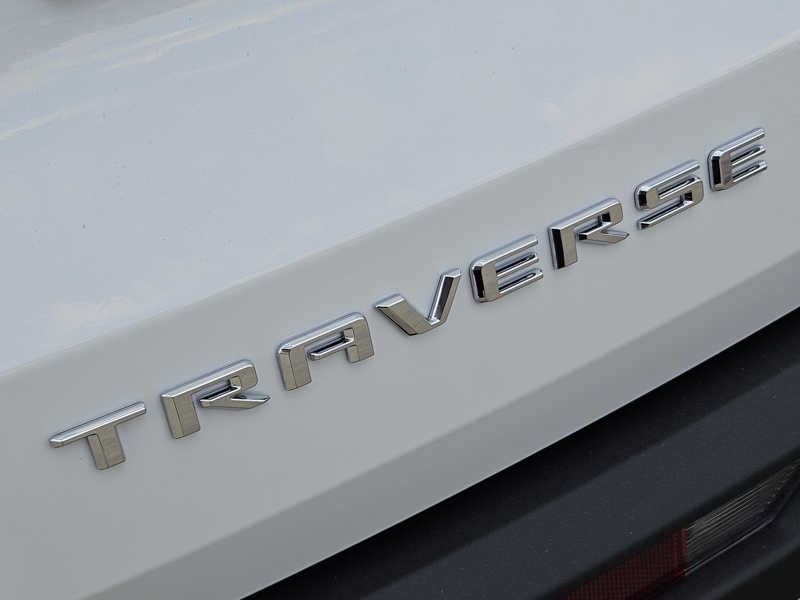 New 2027 Chevrolet Traverse LT w/ Driver Confidence Package FWD image 8