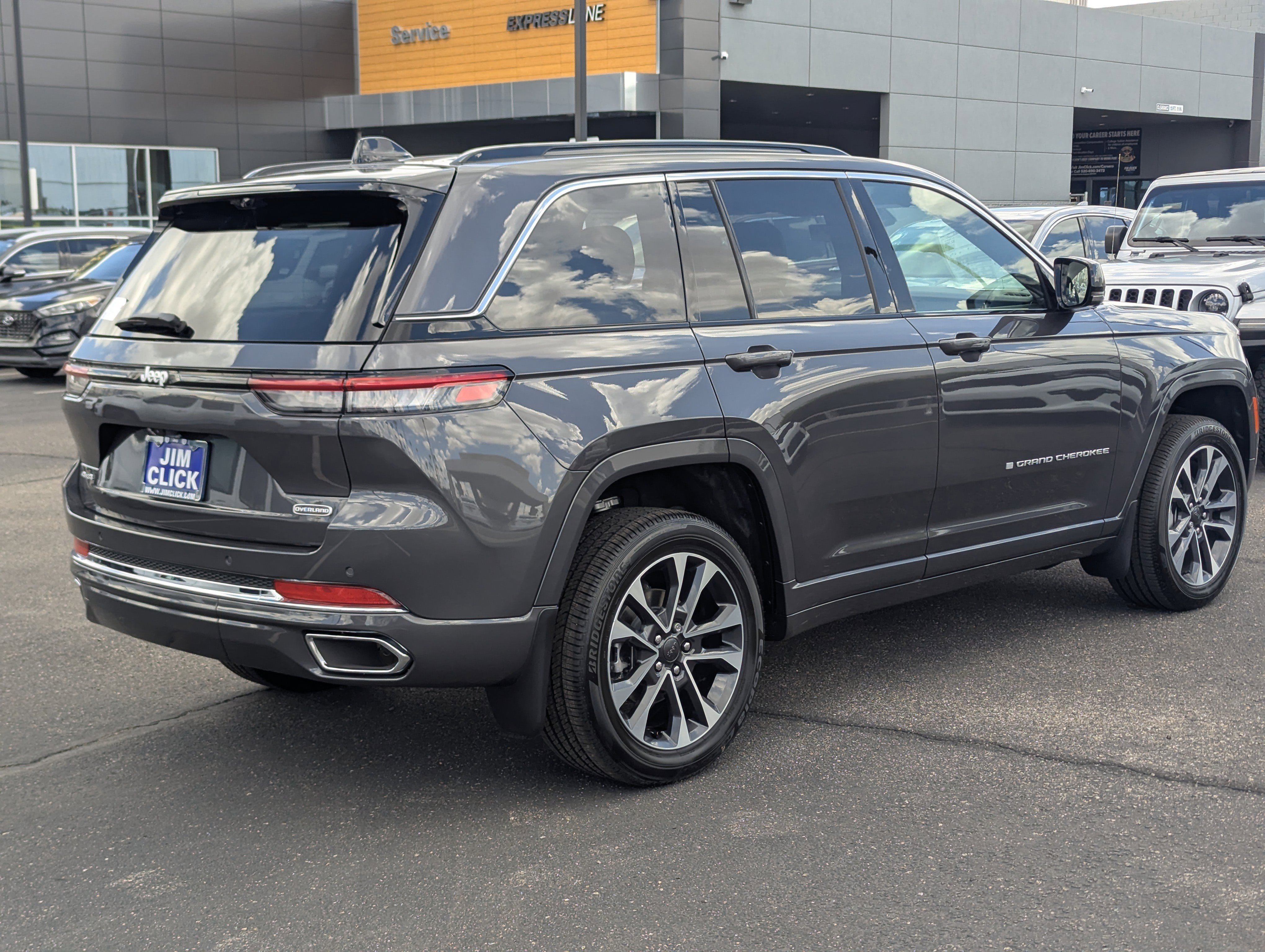 New 2025 Jeep Grand Cherokee Overland w/ Adv Protech Group III image 2