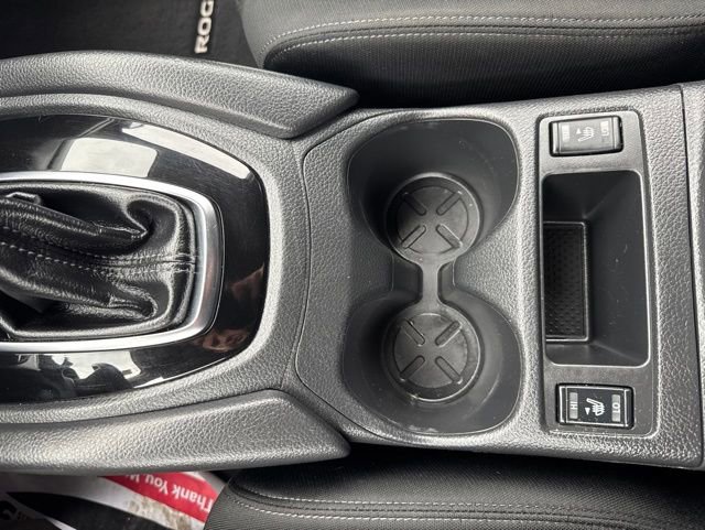 Used 2017 Nissan Rogue SV AWD/4WD image 24