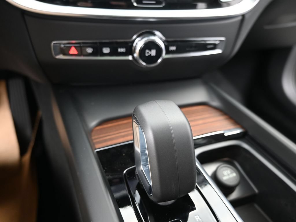 New 2026 Volvo V60 B5 Cross Country Plus w/ Protection Package Premier AWD/4WD image 22