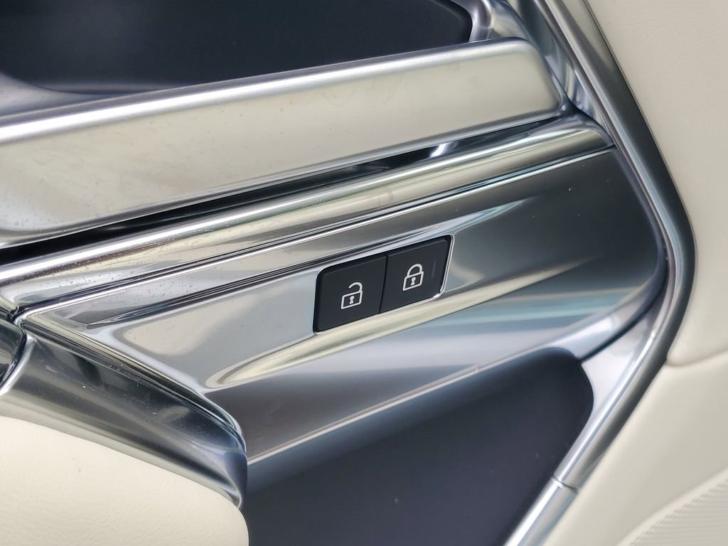 New 2026 Land Rover Range Rover Long Wheelbase SE AWD/4WD image 10