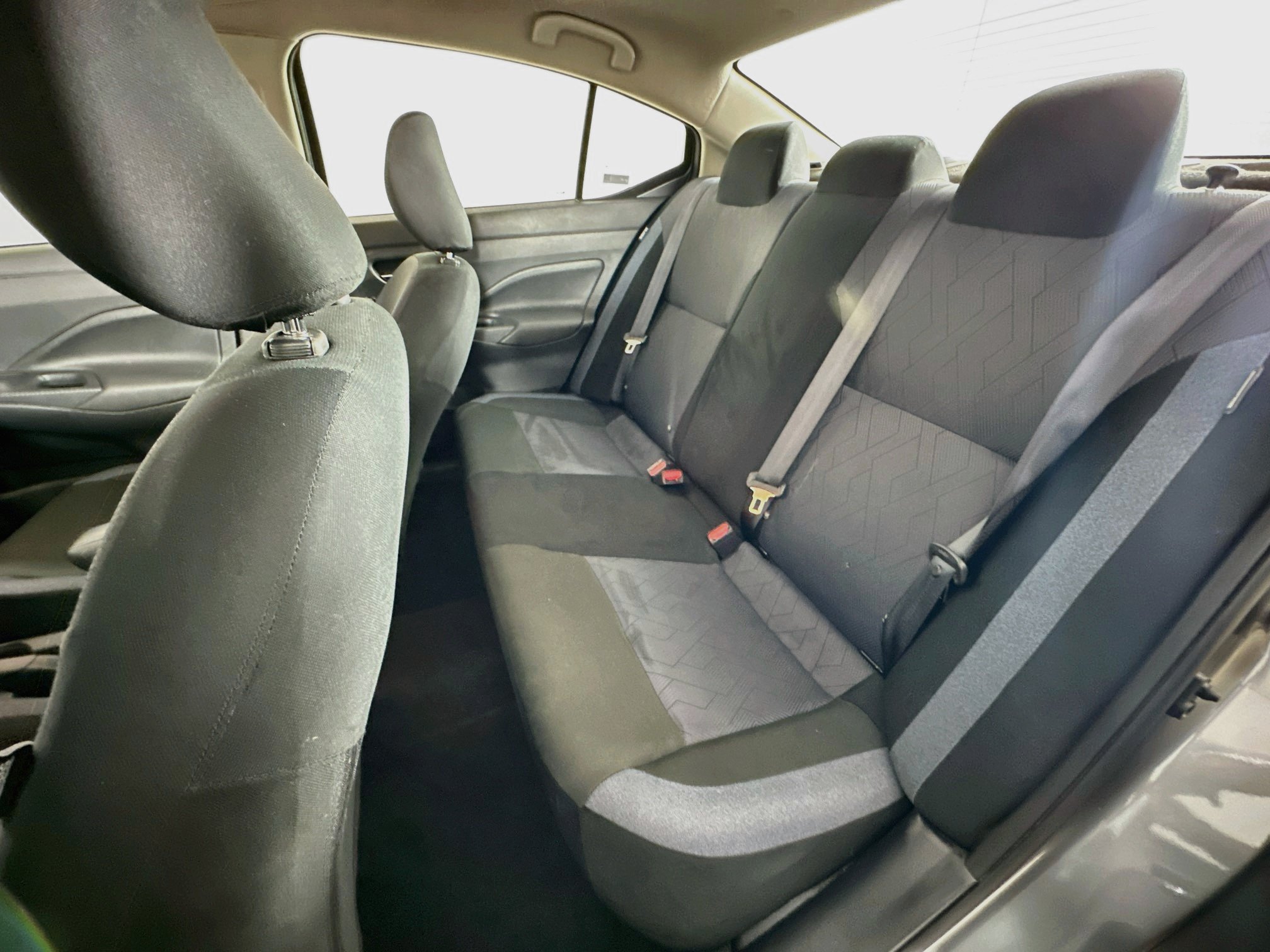 Used 2025 Nissan Versa SV FWD image 25