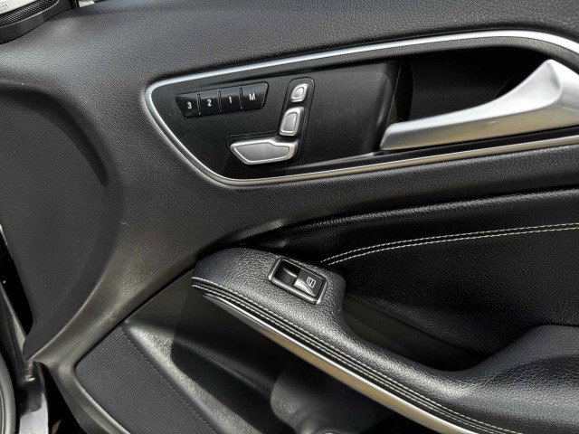 Used 2020 Mercedes-Benz GLA 250 4MATIC image 47