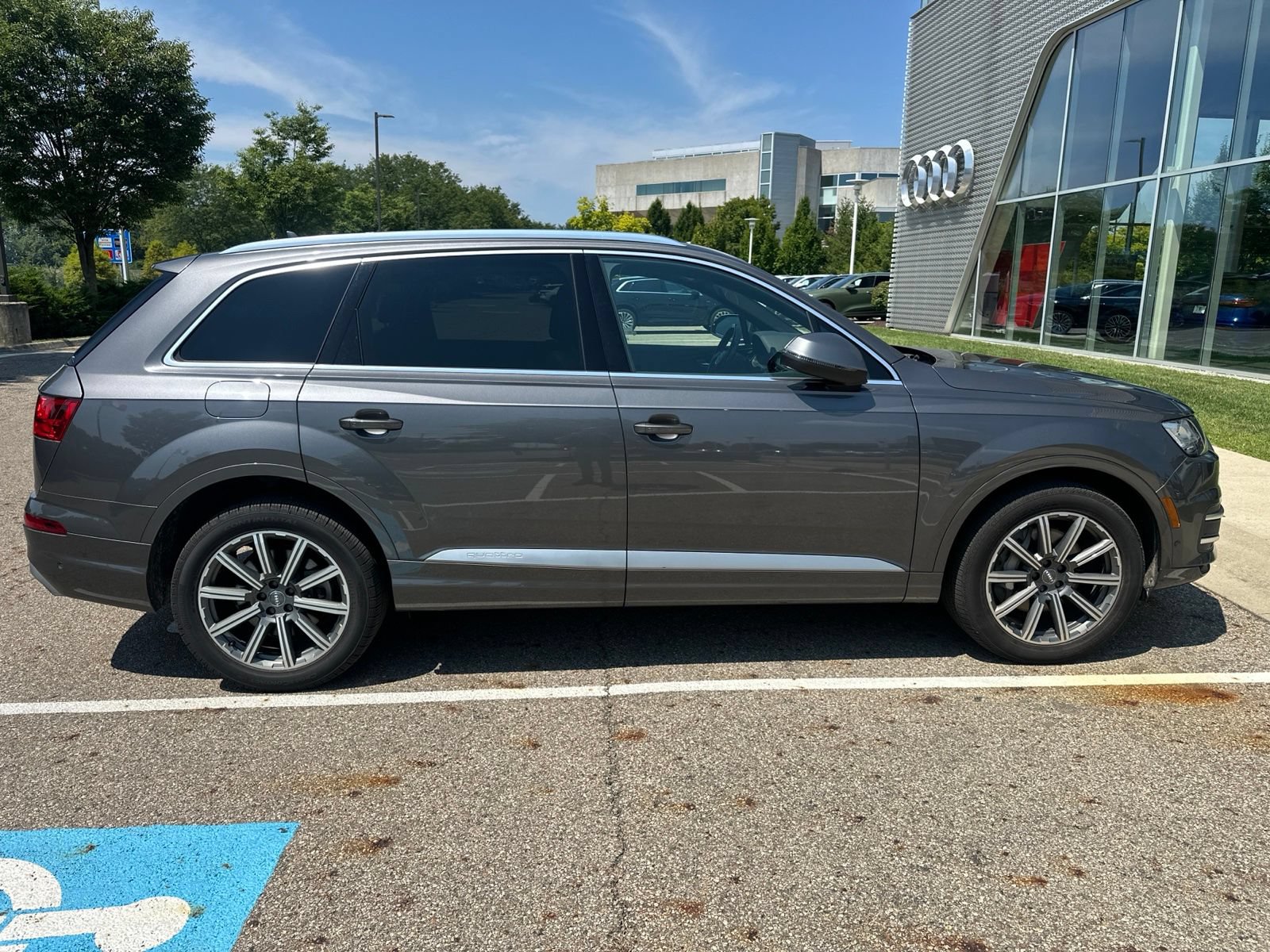 Used 2019 Audi Q7 3.0T Premium Plus w/ Premium Plus Package AWD/4WD image 7