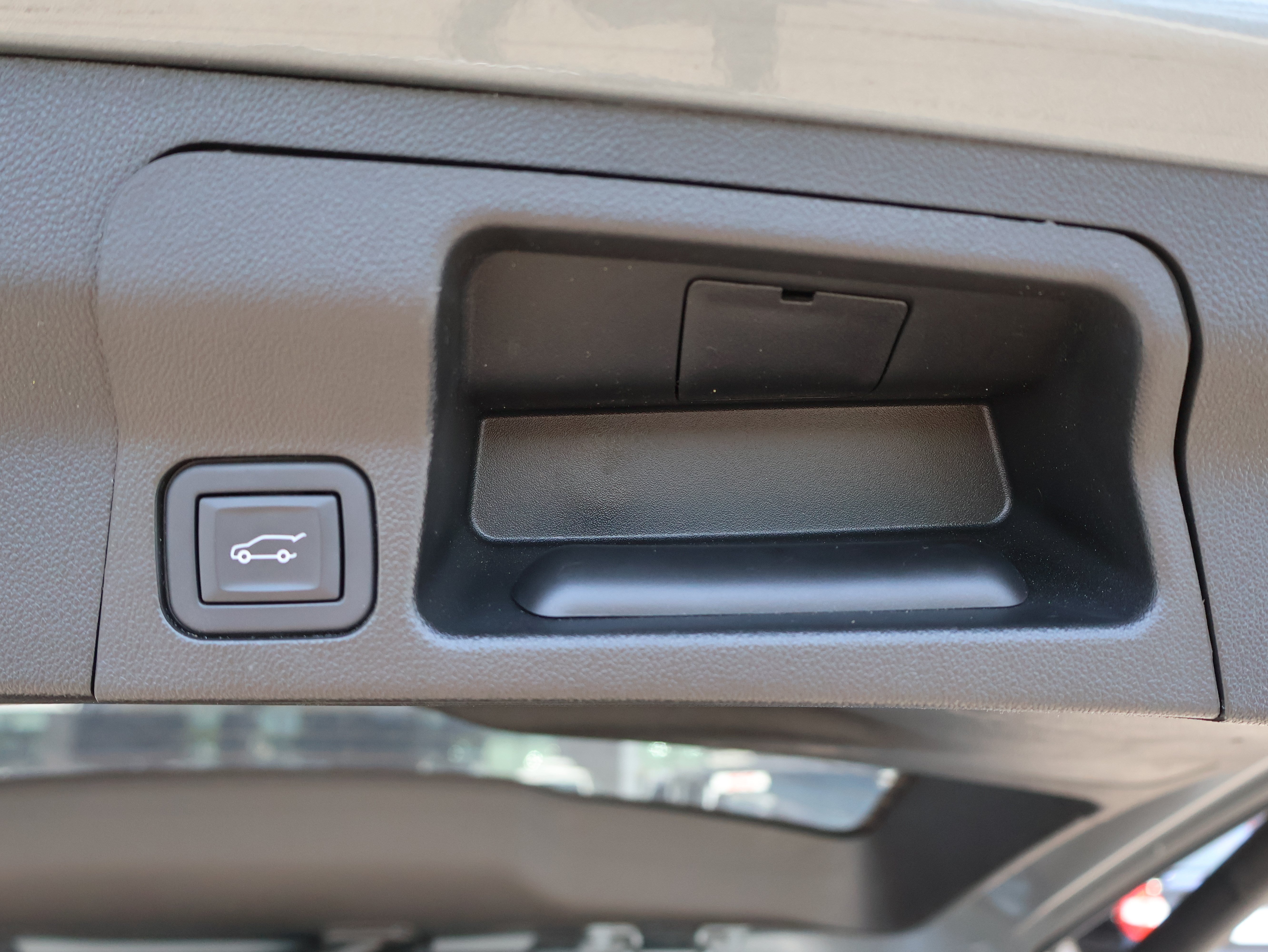 Used 2023 GMC Acadia SLE w/ Driver Convenience Package AWD/4WD image 9