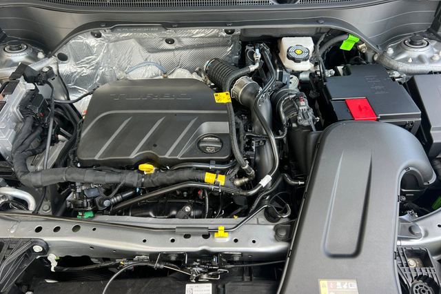 Used 2025 Chevrolet Trax LT w/ LT Convenience Package image 23