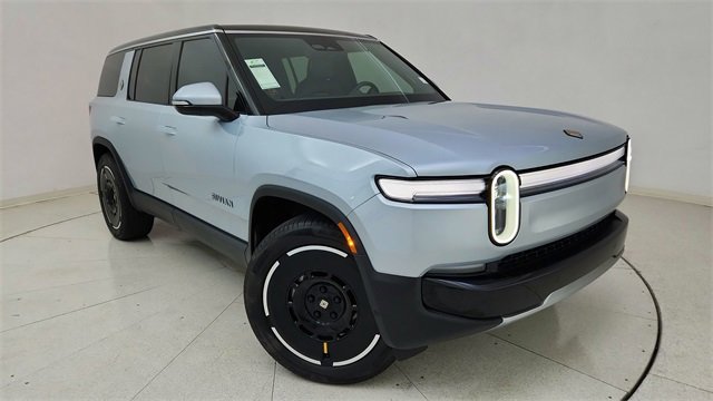 Used 2025 Rivian R1S Adventure image 90