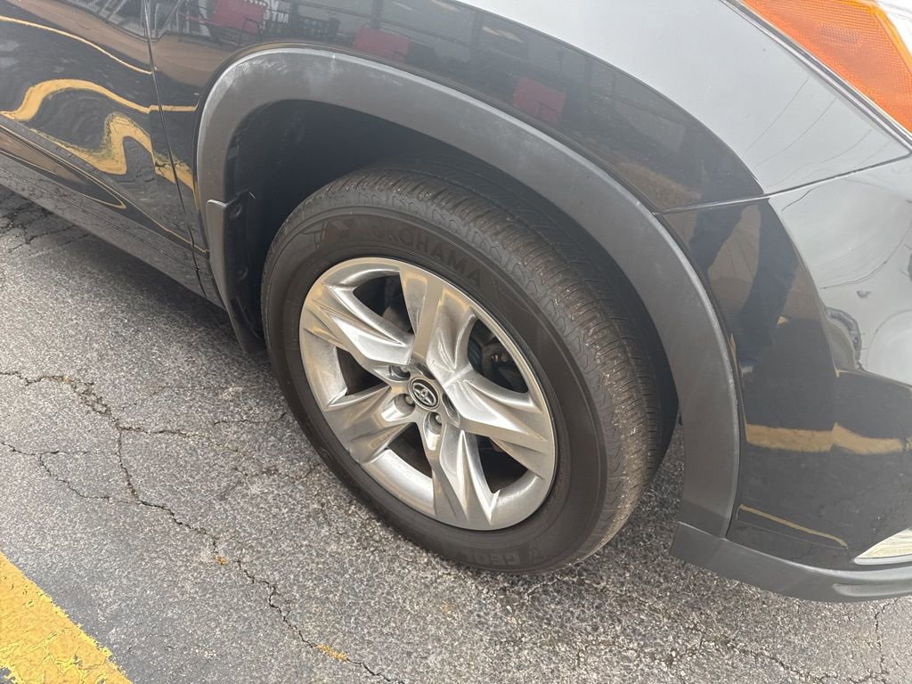 Used 2016 Toyota Highlander Limited image 21