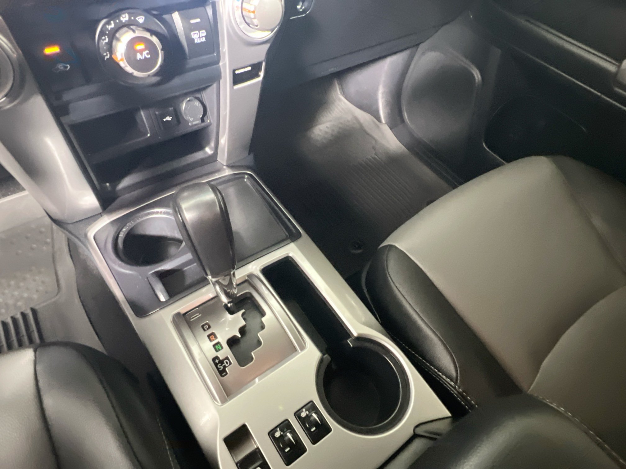 Used 2024 Toyota 4Runner SR5 Premium w/ Moonroof Package RWD image 25