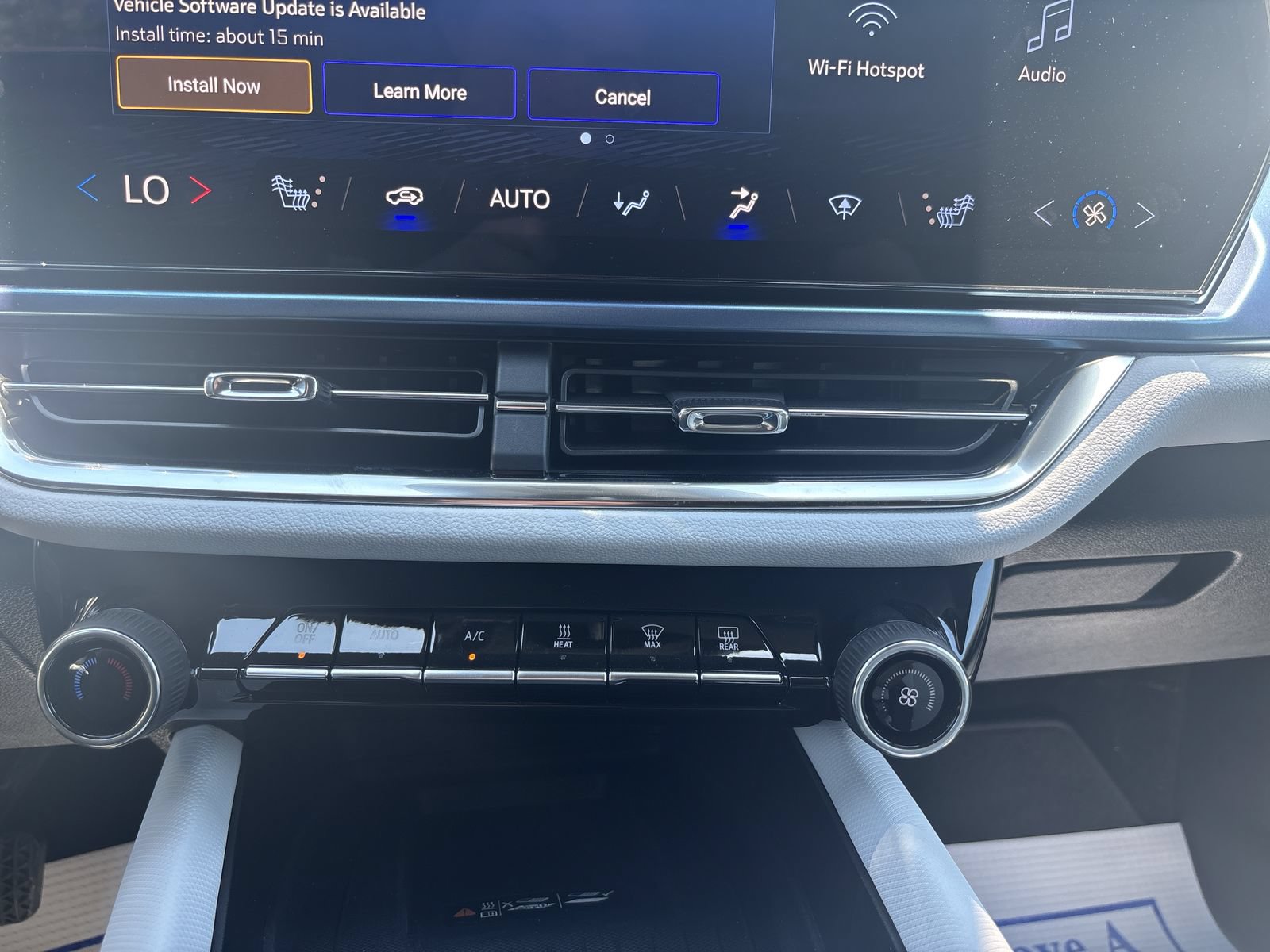 Used 2025 Chevrolet Equinox EV LT FWD image 21