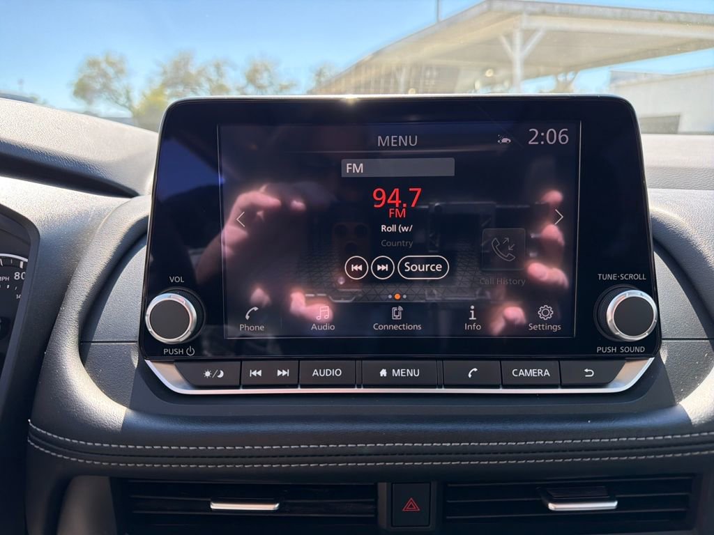 Used 2024 Nissan Rogue SV w/ SV Premium Package image 28