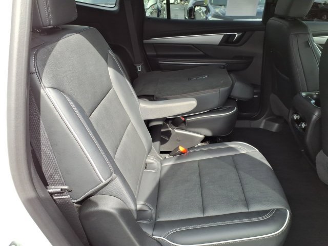 Used 2025 Buick Enclave Preferred FWD image 23