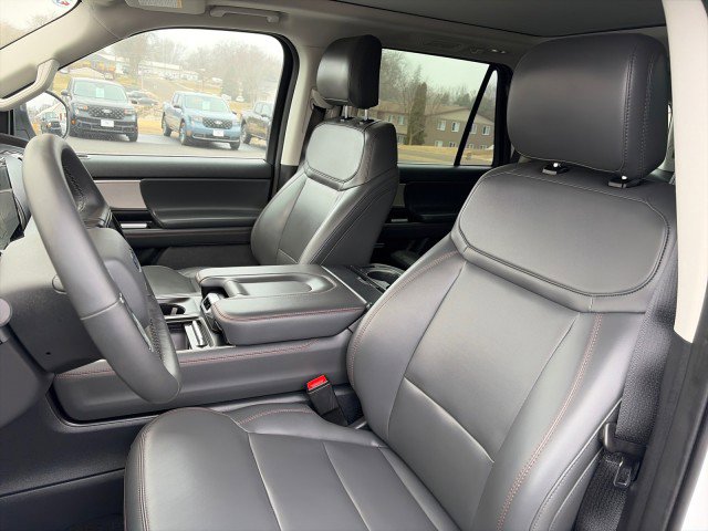 Used 2025 Ford Expedition Active image 10