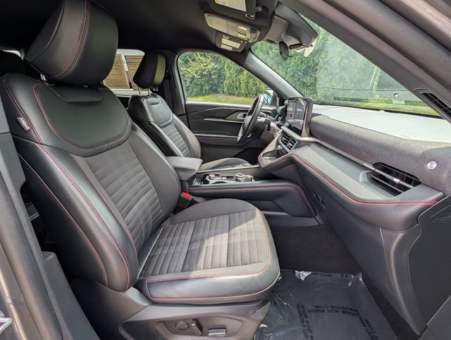 Used 2025 Ford Explorer ST-Line AWD/4WD image 12