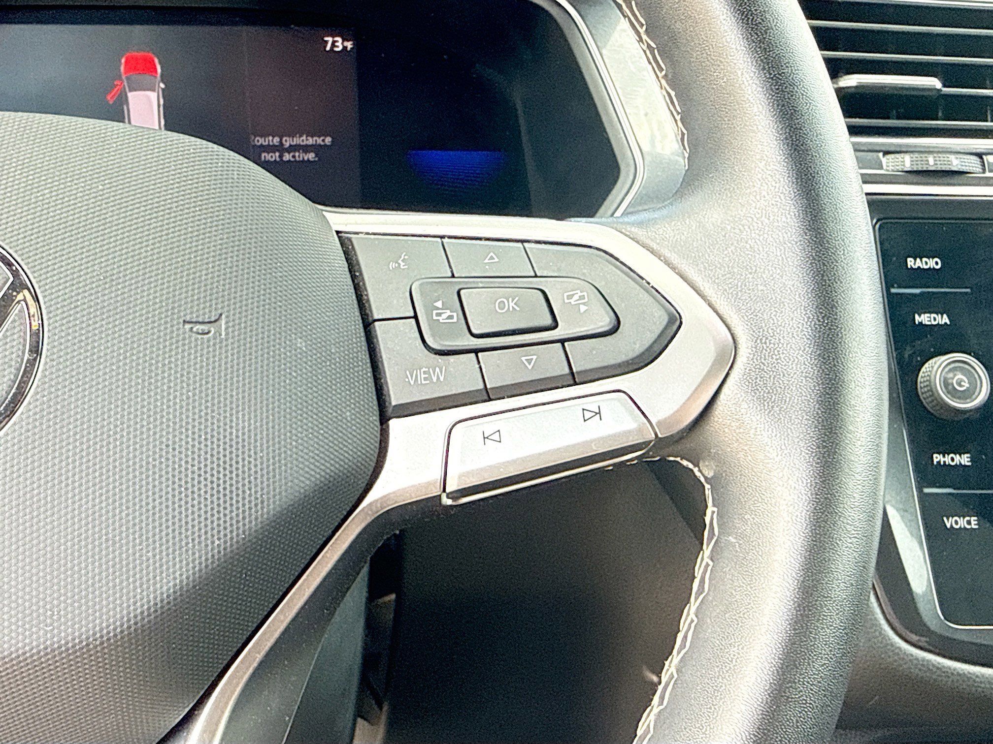 Used 2023 Volkswagen Tiguan SE R-Line image 35