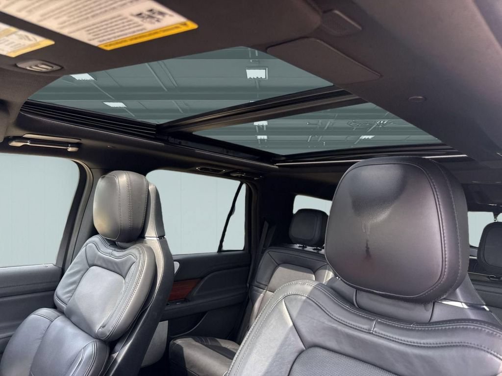 Certified 2023 Lincoln Navigator Reserve AWD/4WD image 13