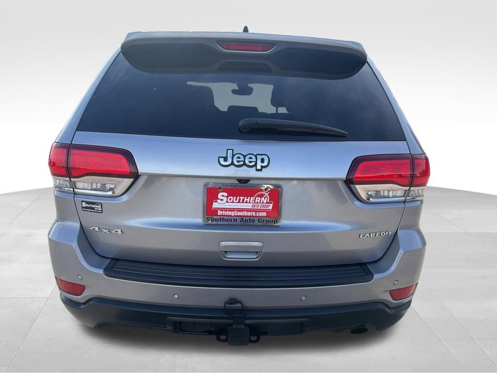 Used 2021 Jeep Grand Cherokee Laredo image 4