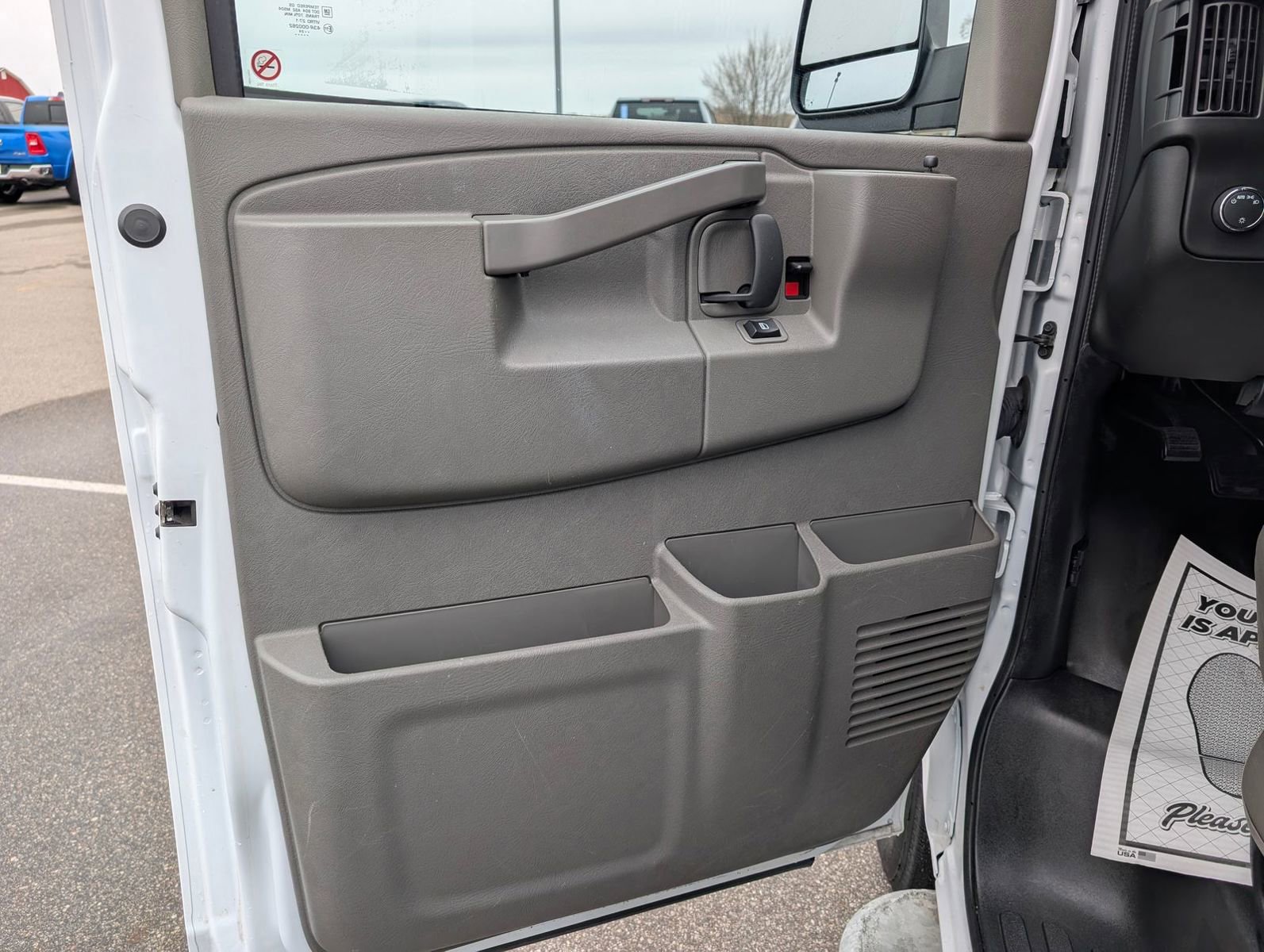 Used 2024 GMC Savana 2500 w/ Driver Convenience Package image 7