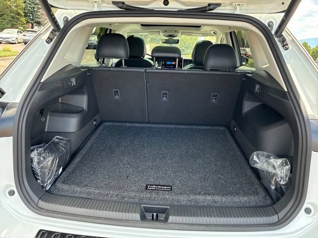 Certified 2026 Volkswagen Tiguan SE AWD/4WD image 7