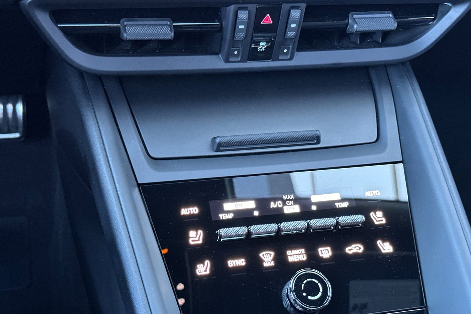 Certified 2025 Porsche Macan 4S Electric image 25