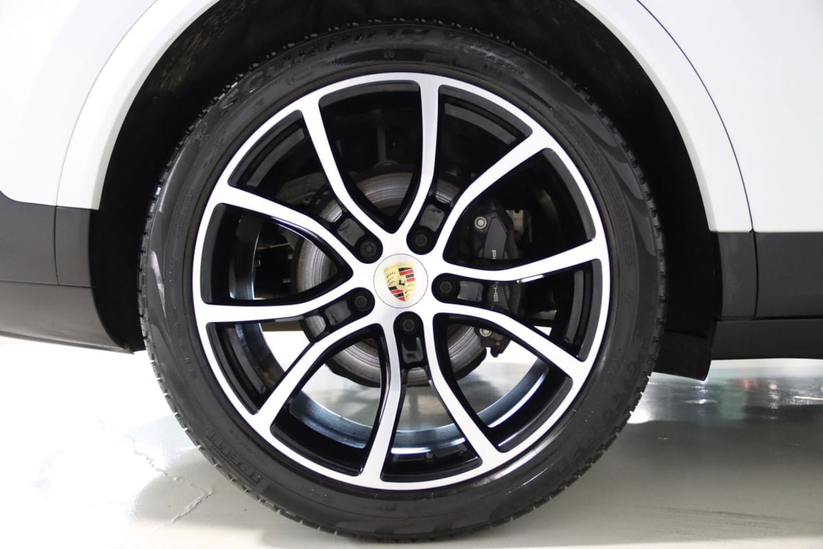 Used 2023 Porsche Cayenne Coupe w/ Towing Package w/o Tow Ball AWD/4WD image 84