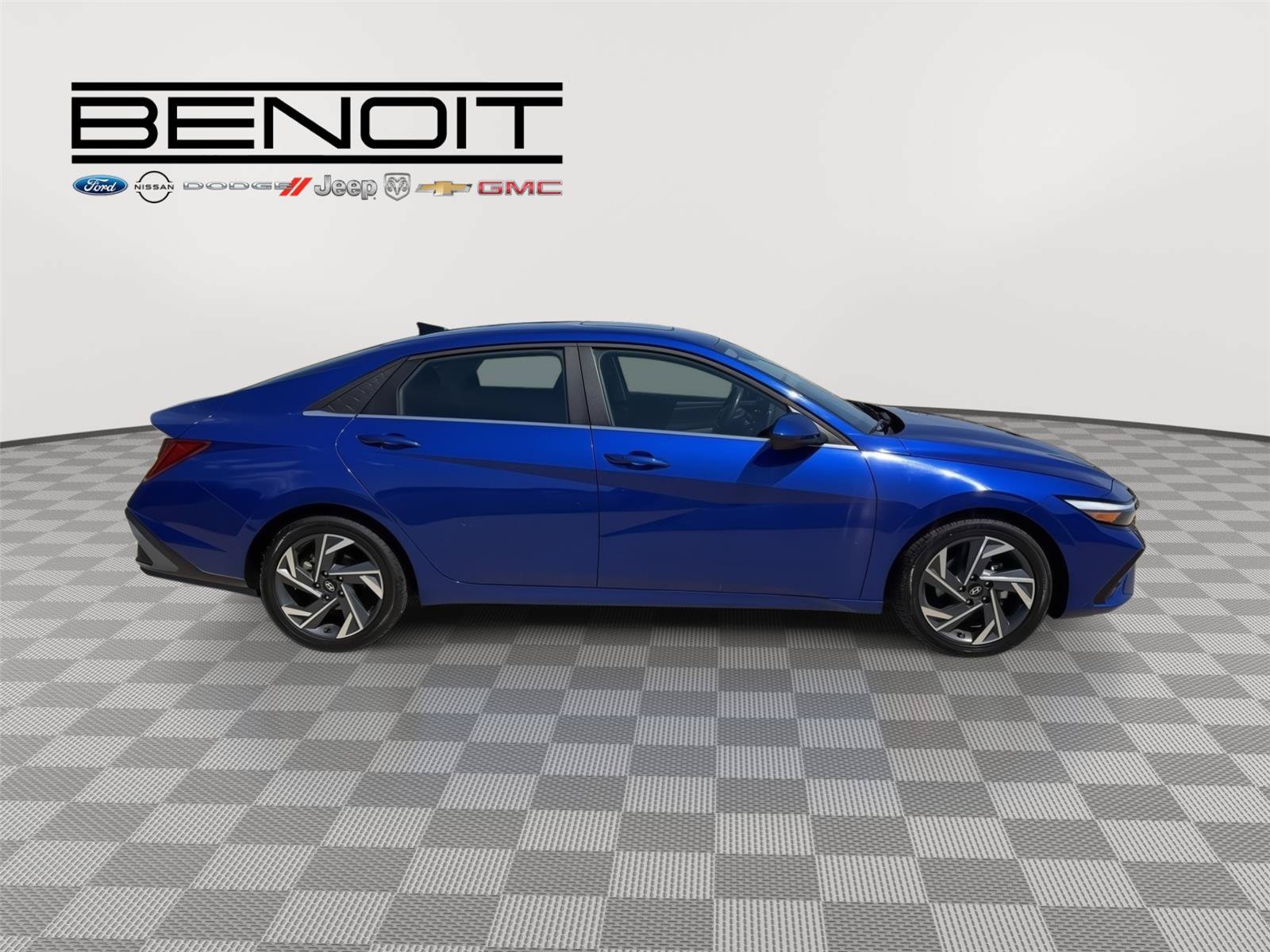 Used 2025 Hyundai Elantra SEL FWD image 6