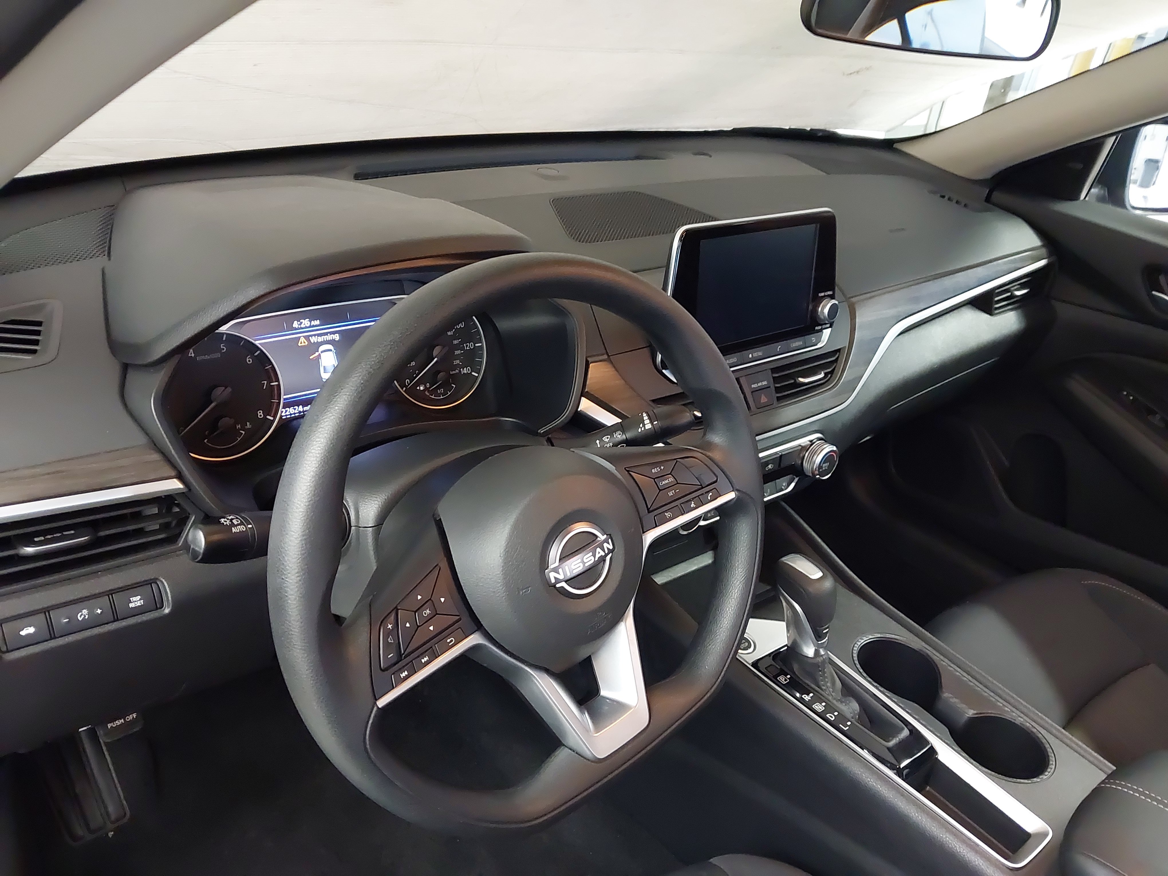 Used 2025 Nissan Altima 2.5 SV FWD image 19