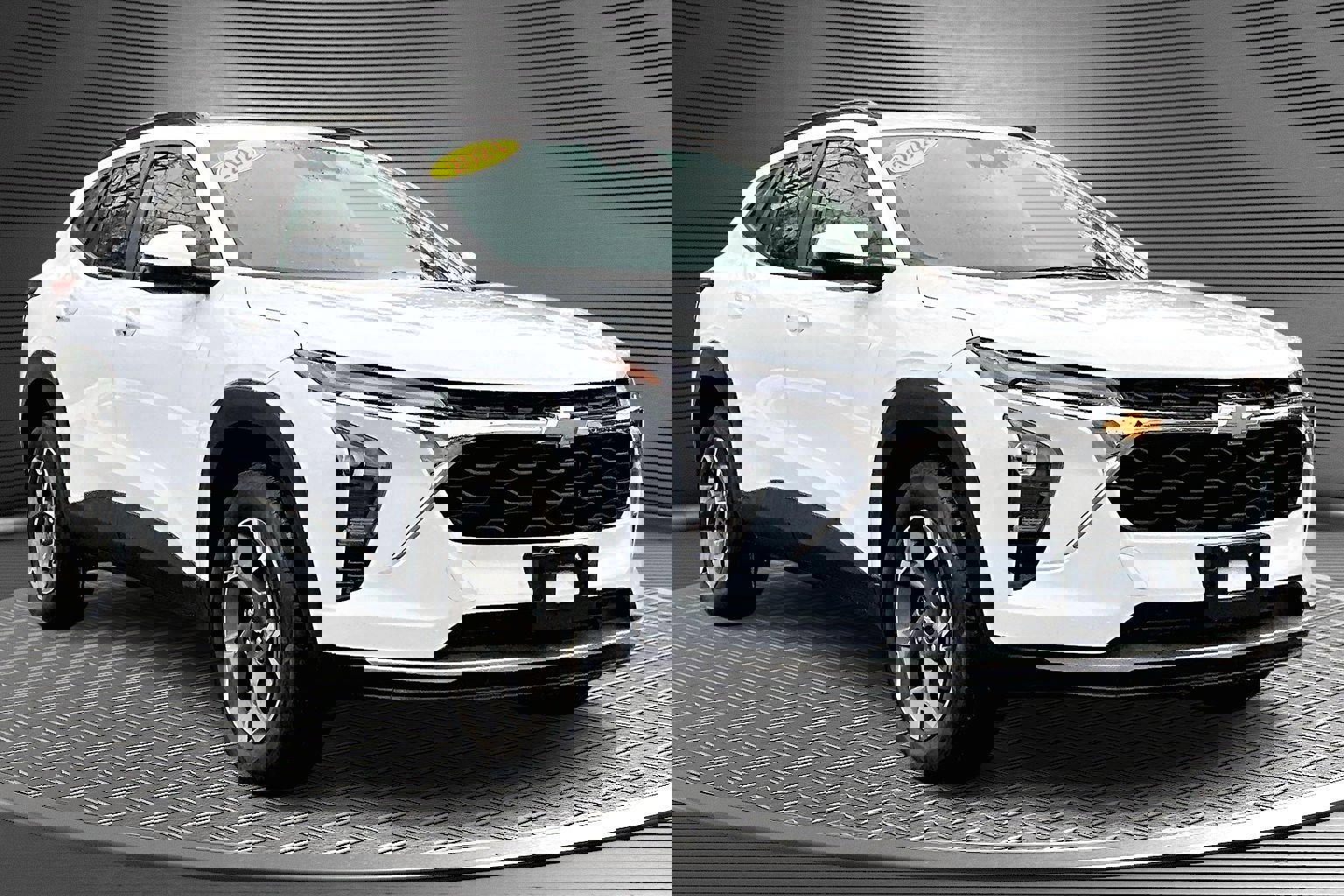 Used 2024 Chevrolet Trax LT w/ Driver Confidence Package image 1