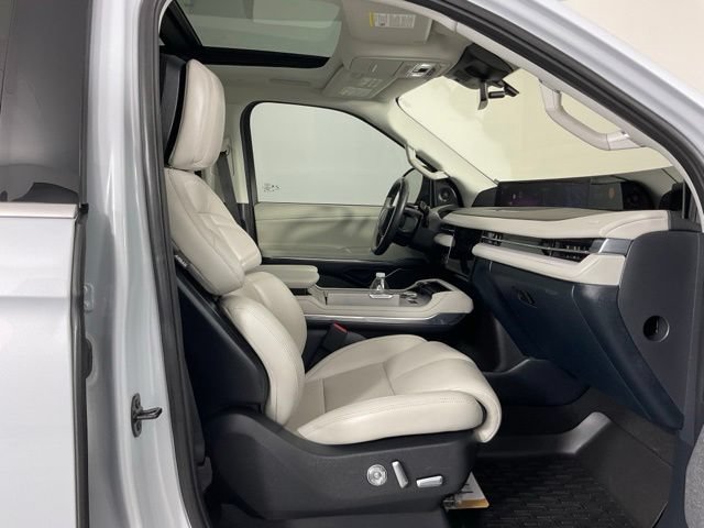 Used 2025 Lincoln Navigator L Reserve AWD/4WD image 28