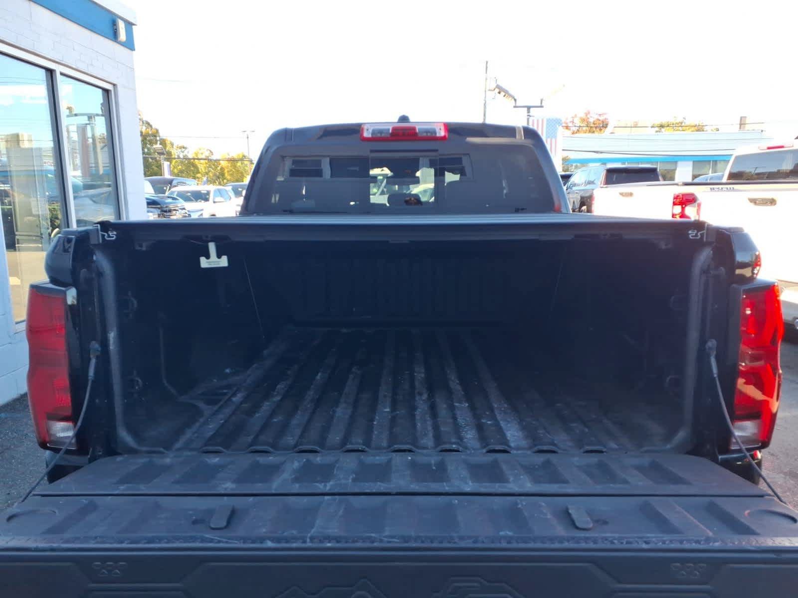 Used 2023 Chevrolet Colorado Z71 w/ Z71 Convenience Package 2 AWD/4WD image 17