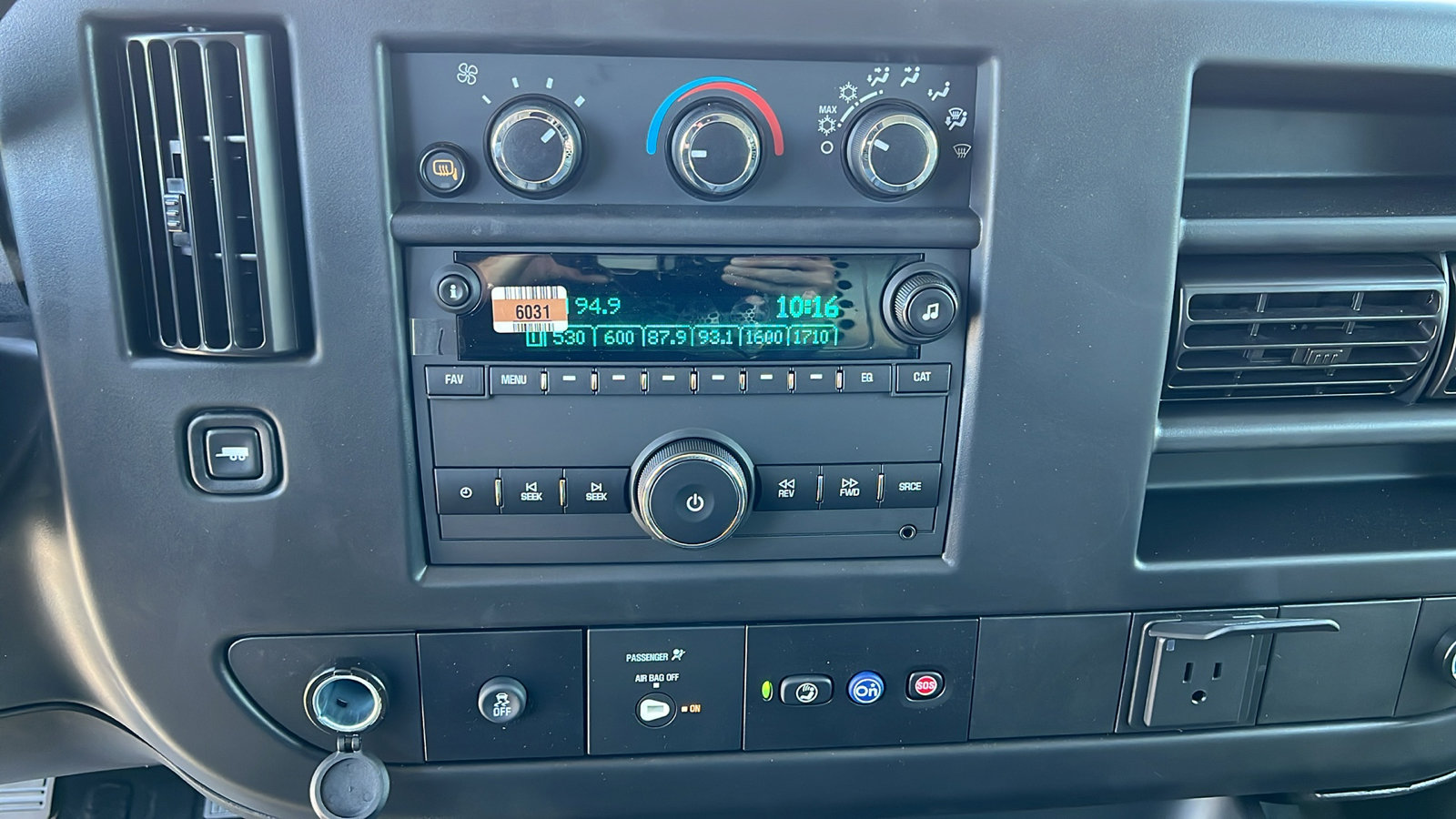 New 2024 Chevrolet Express 2500 Extended w/ Driver Convenience Package image 21