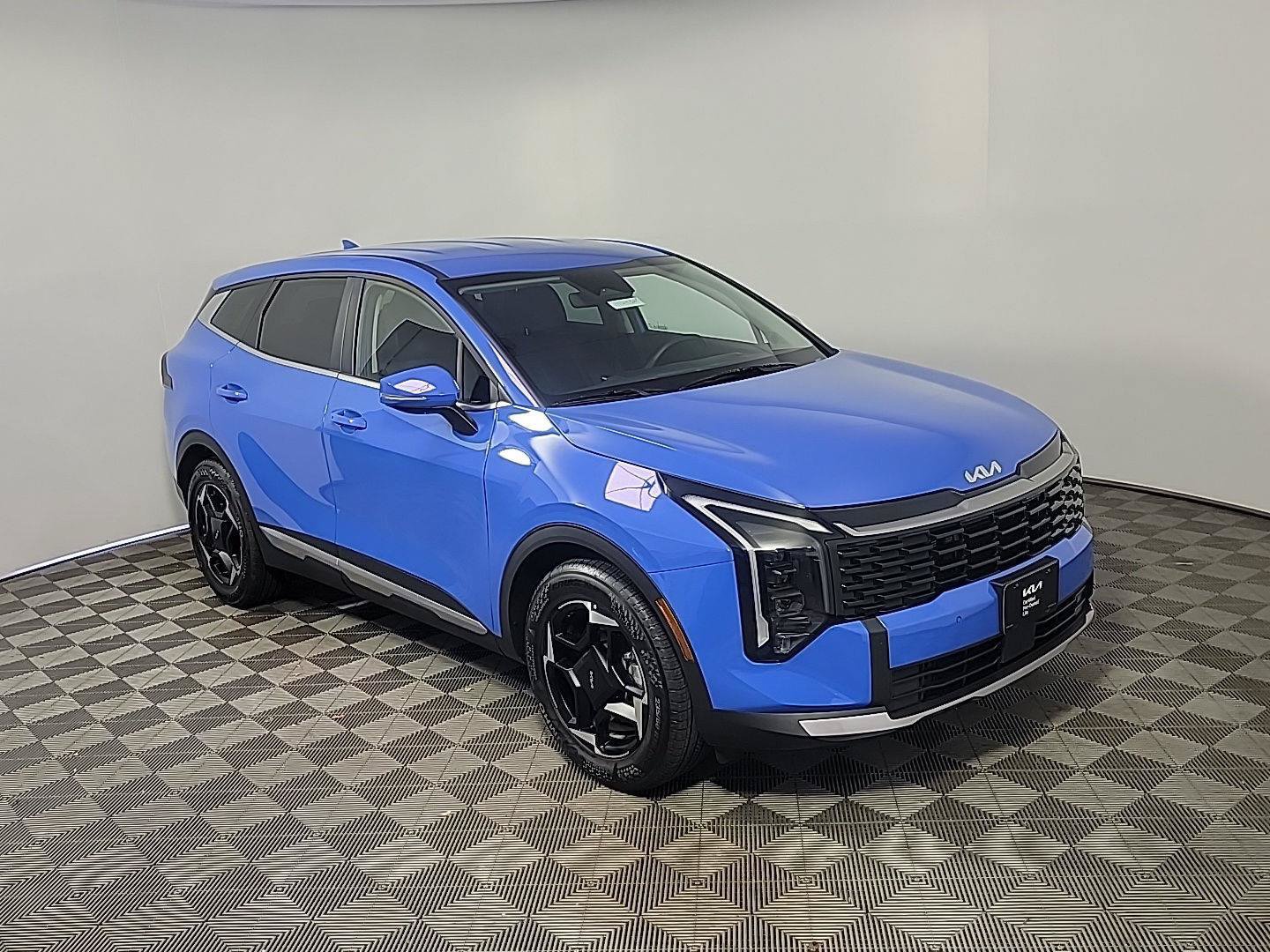 Used 2026 Kia Sportage EX FWD image 2