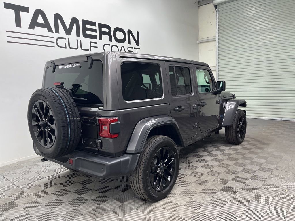 Used 2025 Jeep Wrangler Unlimited Sahara w/ Safety Group AWD/4WD image 7