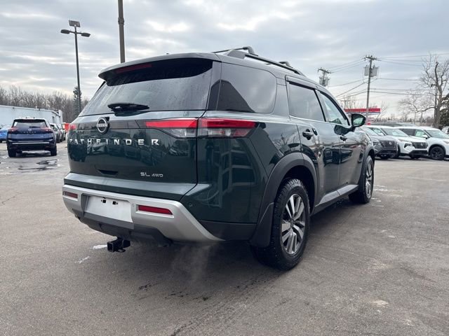 Used 2022 Nissan Pathfinder SL image 2