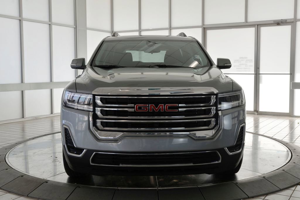 Used 2023 GMC Acadia SLE w/ Driver Convenience Package image 3
