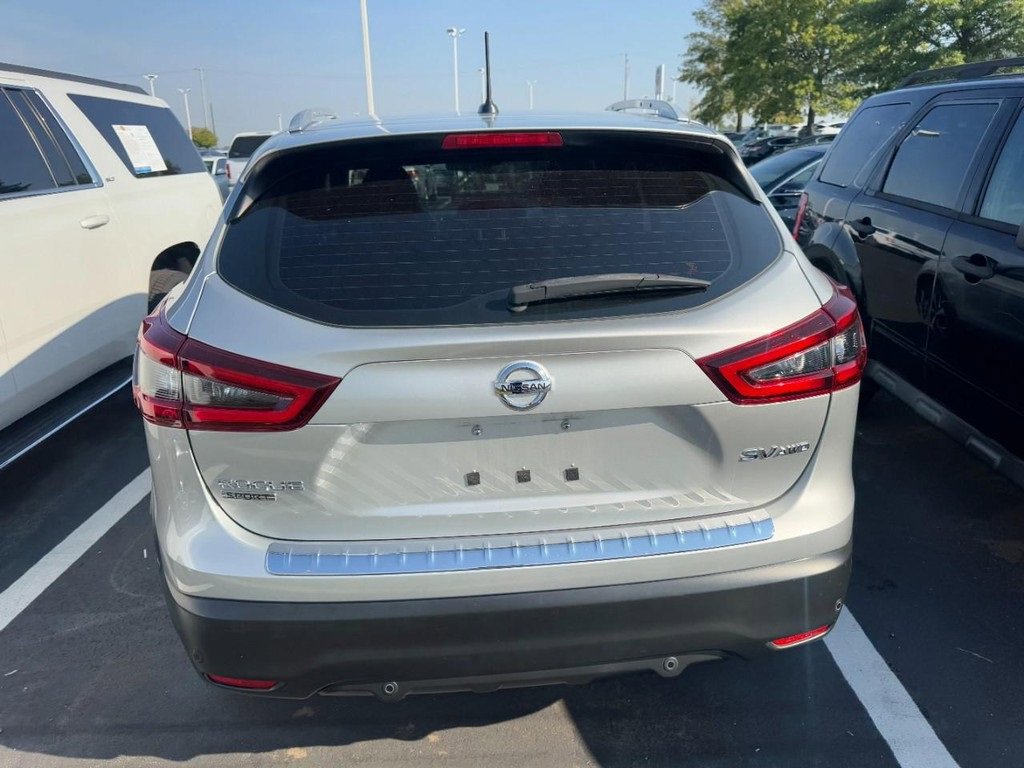 Used 2022 Nissan Rogue Sport SV image 3
