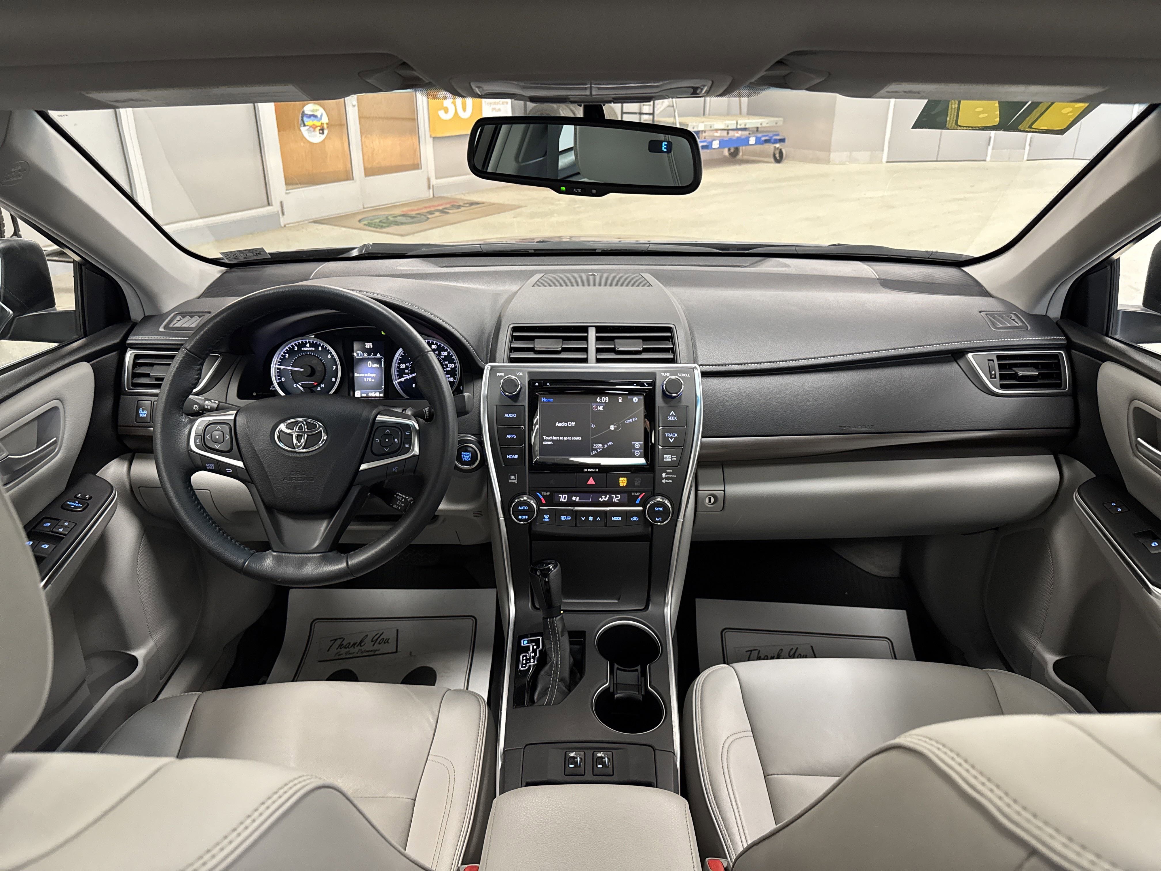 Used 2017 Toyota Camry XLE image 16